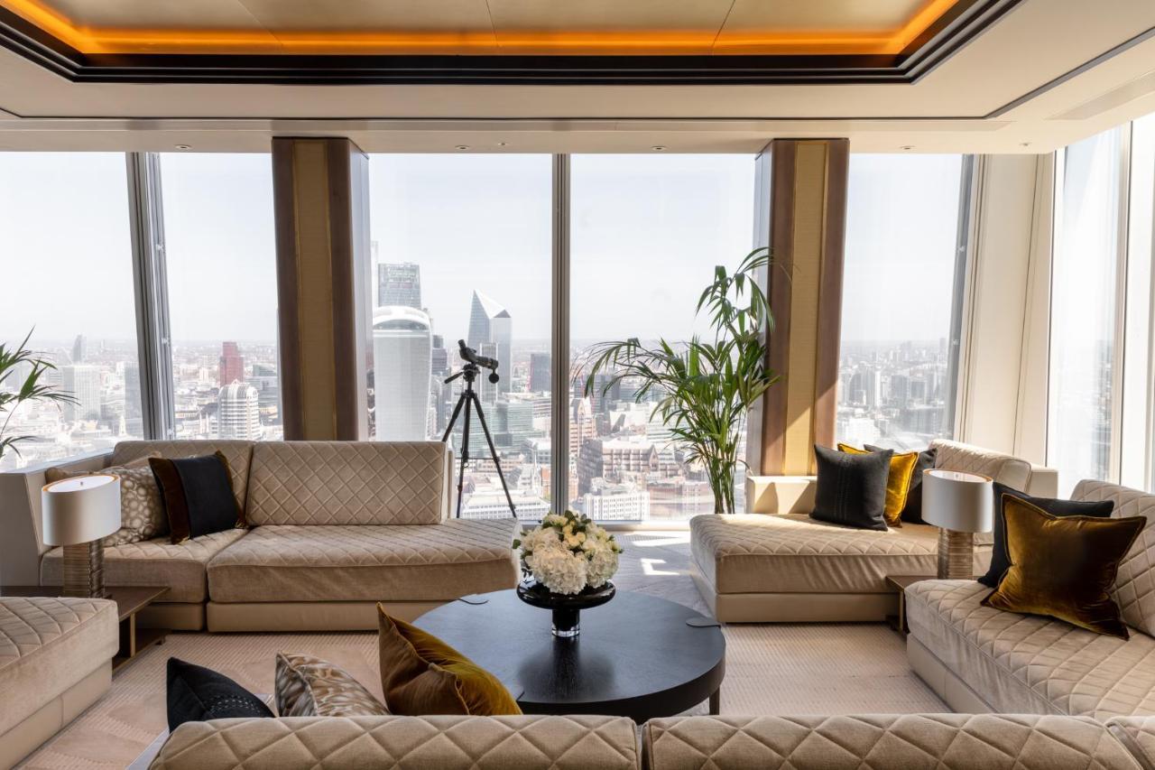 Shangri-La The Shard, London Luaran gambar The living room of a Sky Villa