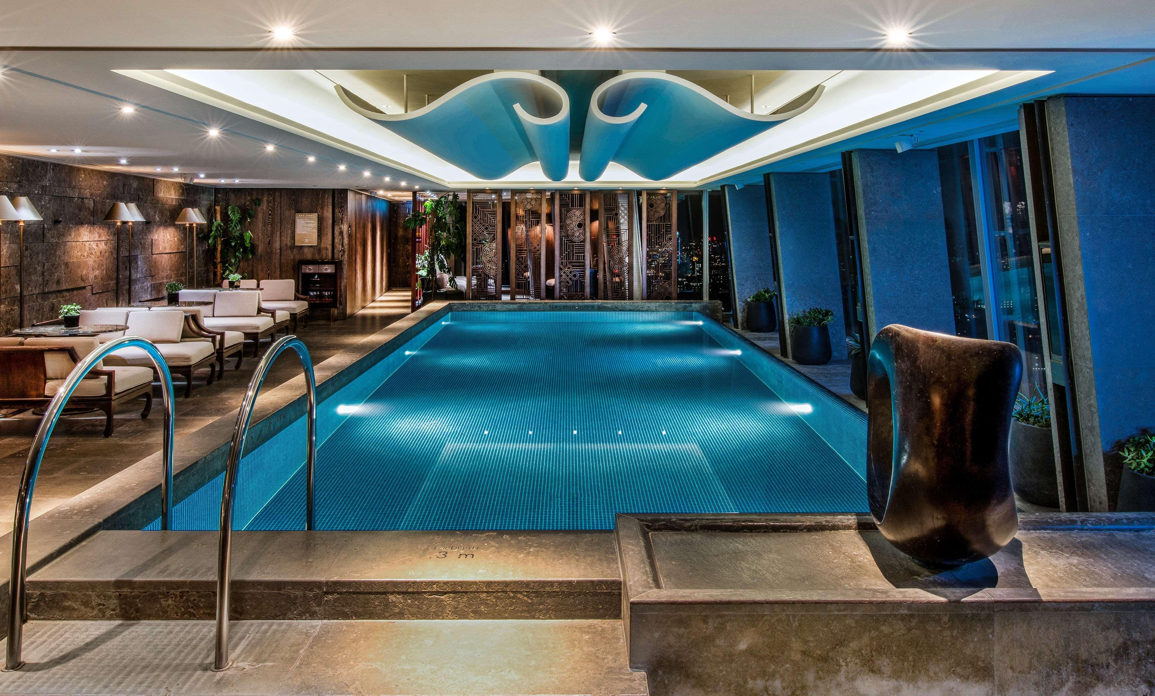 Shangri-La The Shard, London Luaran gambar The swimming pool at The Landmark